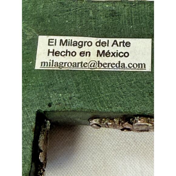 El Miligro Del Arte Small Green Cross With Metal Charms - Picture 8 of 10